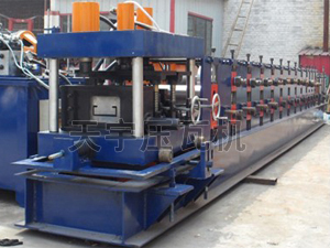 液壓驅(qū)動C型鋼設(shè)備